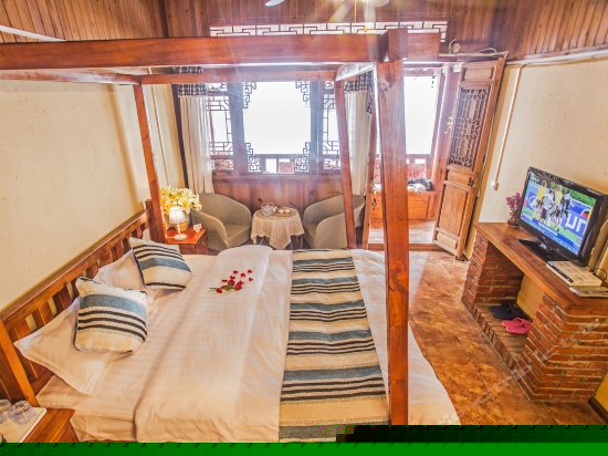 情缘豪华大床房