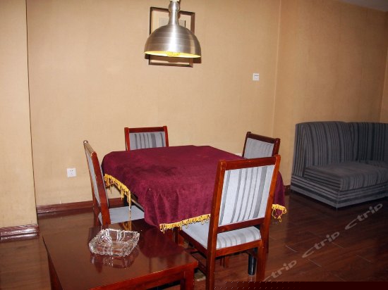 豪华双人商务套间