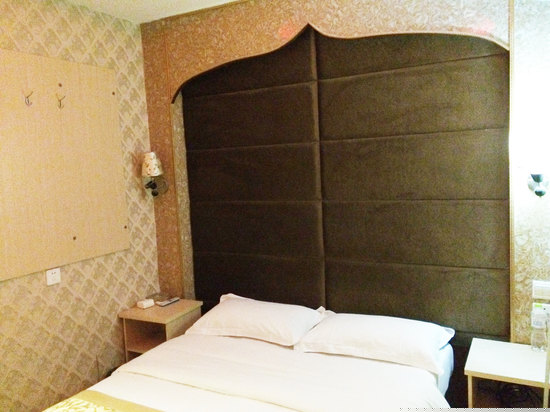 简约主题大床房