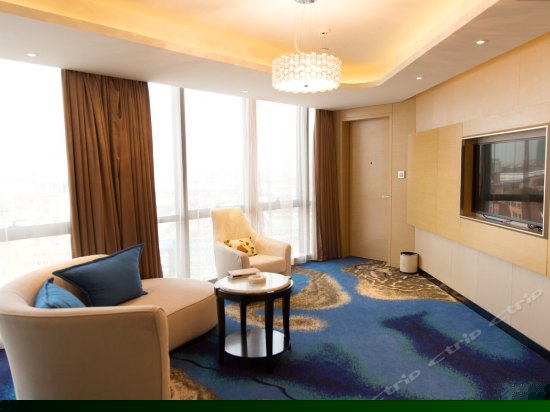 尊贵180° 全景套房