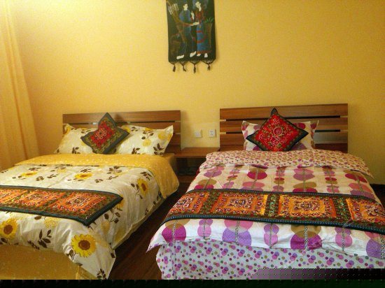 梅—温馨家庭亲子房