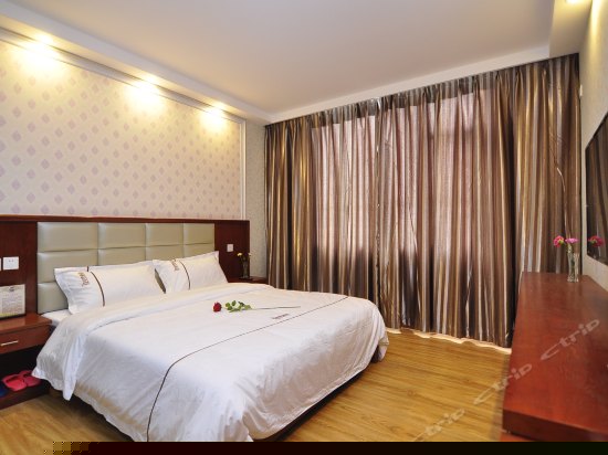 景观豪华大床房