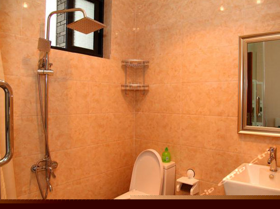 花开田田园风光房