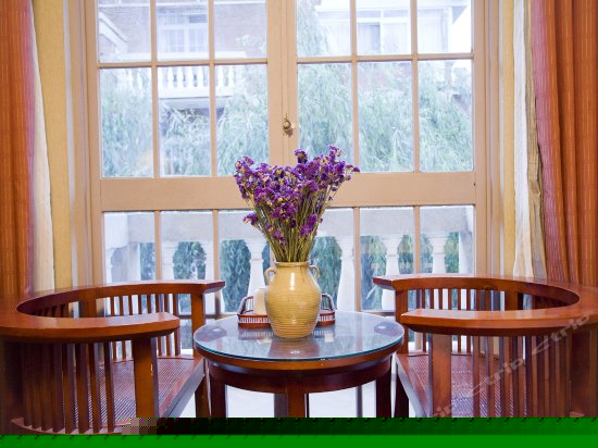 浪漫蜜月大床房