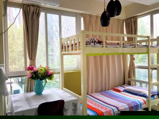 阳台双人间(床位)