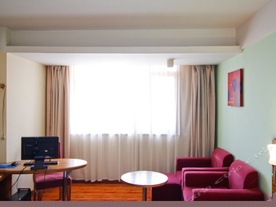 数码商务大床房