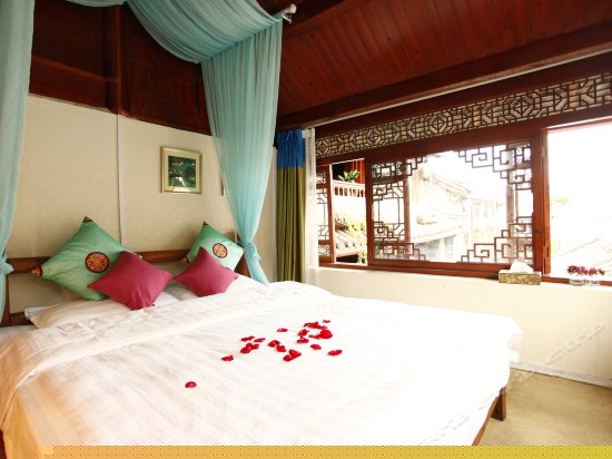 圆景蜜月大床房