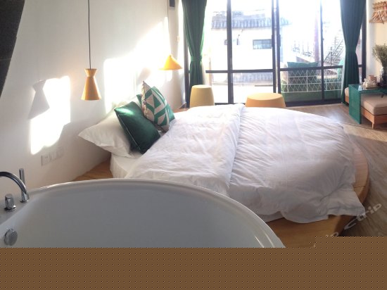 蜜月假日圆床房