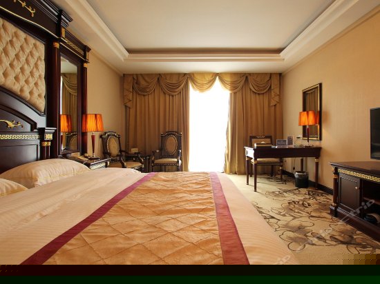 豪华江景大床房