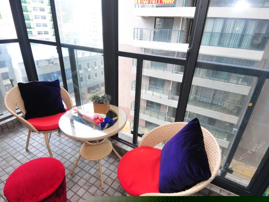 美景阳台独卫大床房