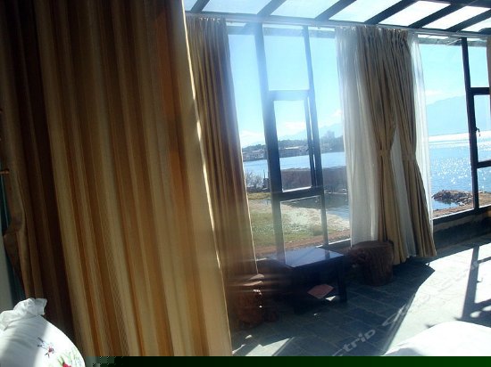 三楼家庭星空侧面海景大床间