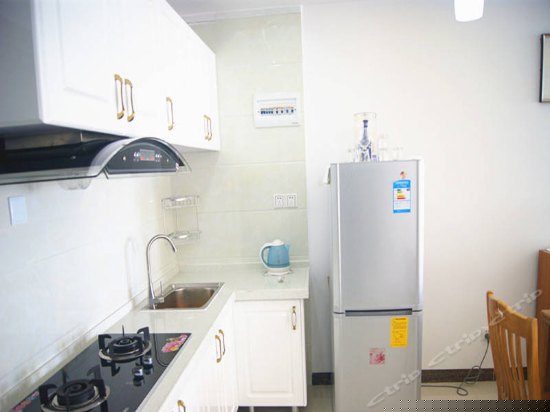 荷塘月色阳台园景三房一厅