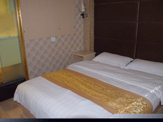 简约主题大床房