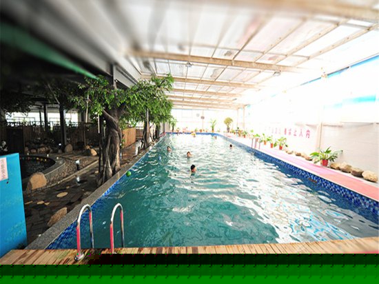 室内游泳池