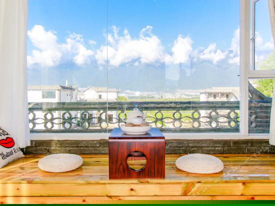 阳光榻榻米景观房