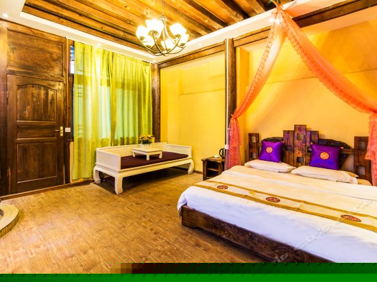 雅致蜜月大床房