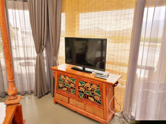 湖畔雪山豪华房