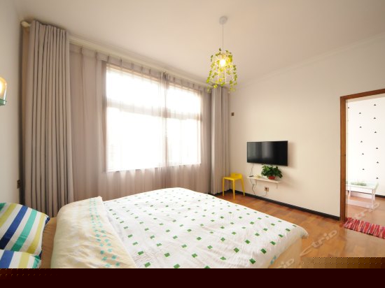 南北一号阳台绿色间