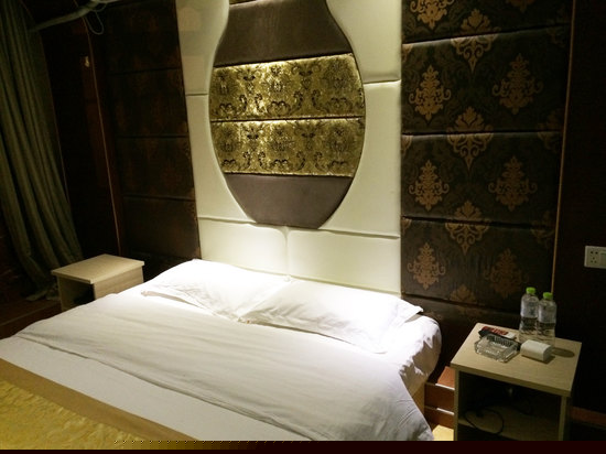 简约主题大床房