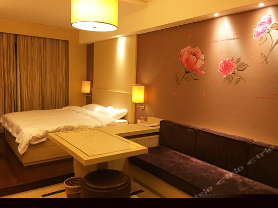 精品江景大床房