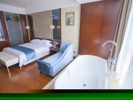 景观豪华大床房