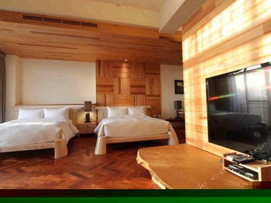 星光豪华四人房