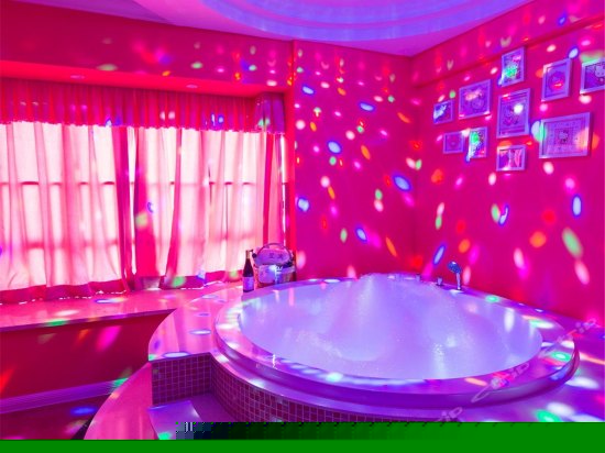 凯蒂萌心高级主题房