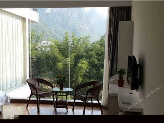 豪华江景大圆床间