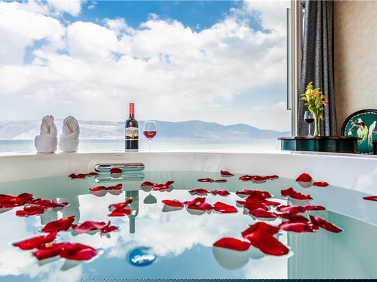 玫瑰绽放双海景豪华房