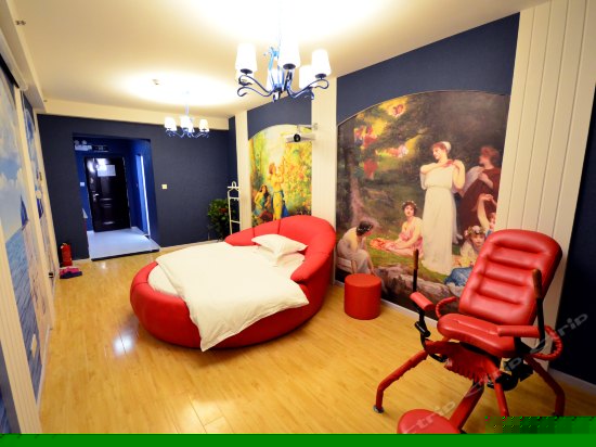 hell0 Kitty音乐房