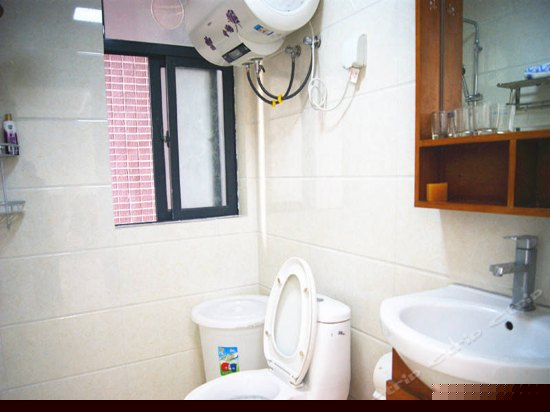 荷塘月色阳台园景三房一厅