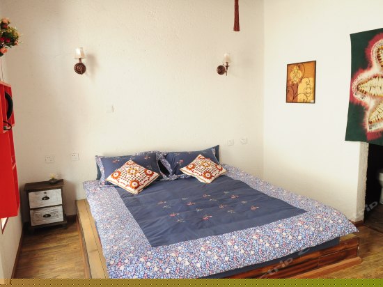 雨果 b204法式浪漫榻榻米大床房