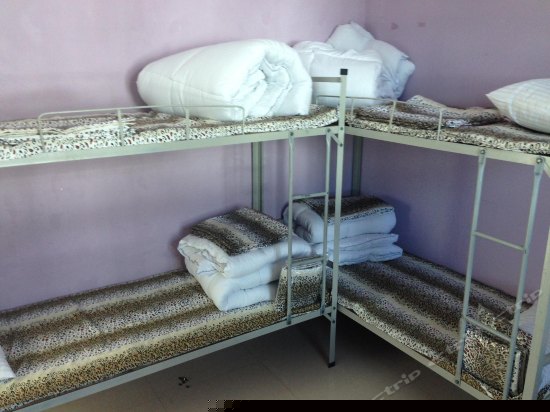 经济实木床位房