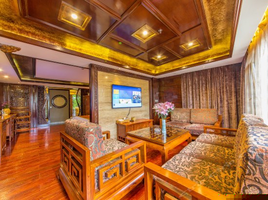 尊尚繁花大床房