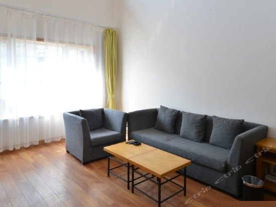 青山一居大床房