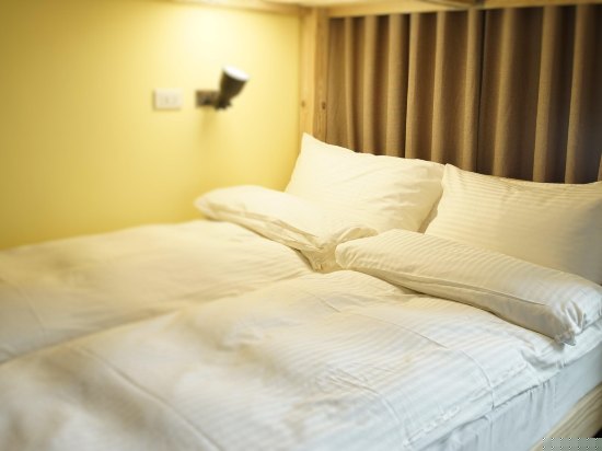 乡村风格温馨四人房