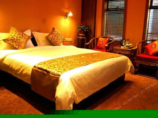 豪华大床房