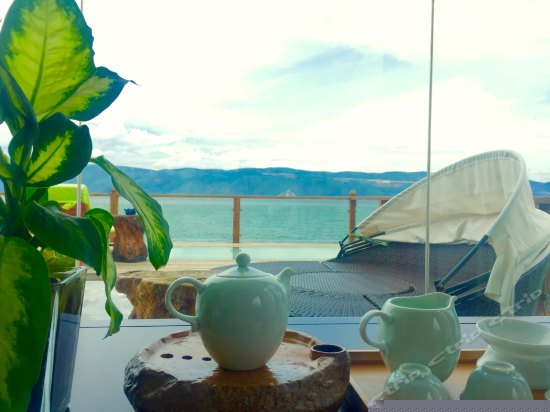 三楼超大露台海景大床房