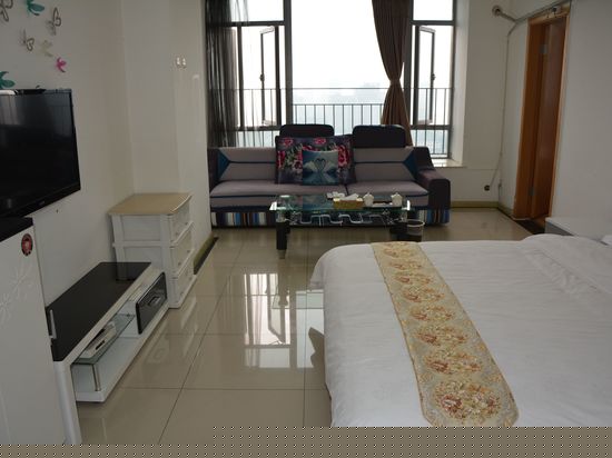 雅阁温馨大床房