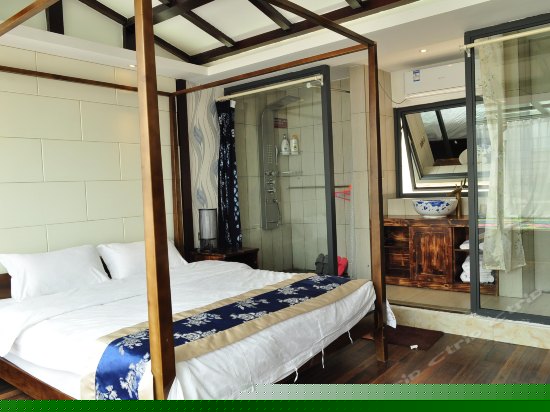 星辉星空榻榻米大床房