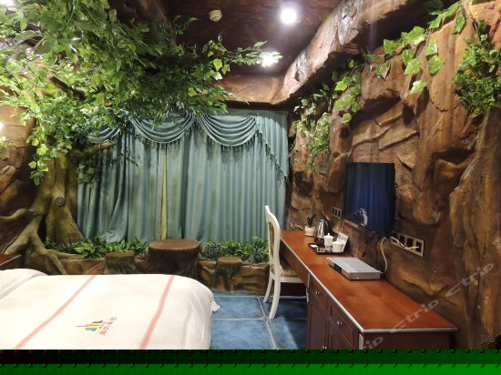 森林岩洞(无窗)