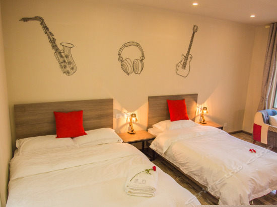 钢的琴院景家庭