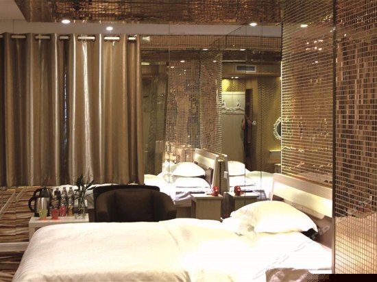 时尚主题大床房(无窗)