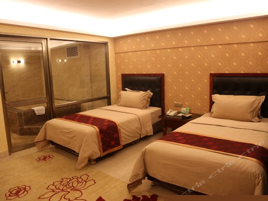 私密汽车复式两房一厅