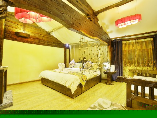 豪华蜜月套房（胜利幢）