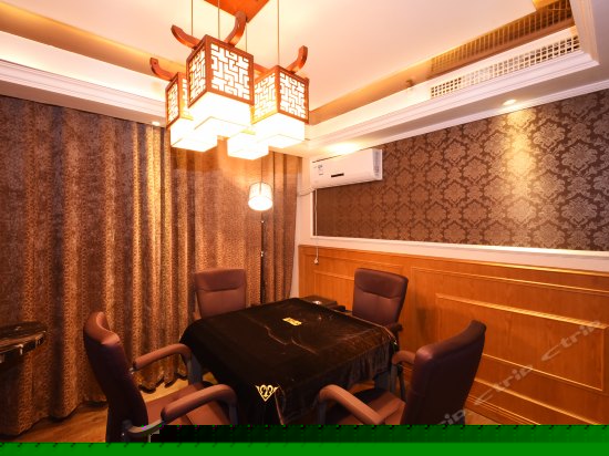 豪华棋牌大床房