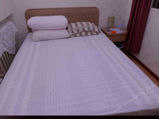 独卫大床房(无窗)