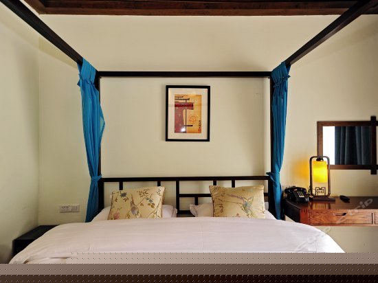 精品河景阳台大床房