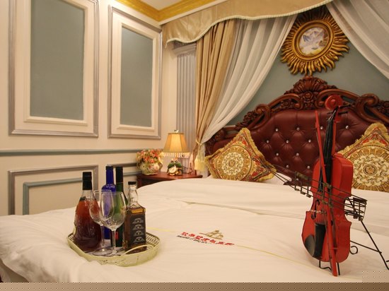豪华宫廷大床房