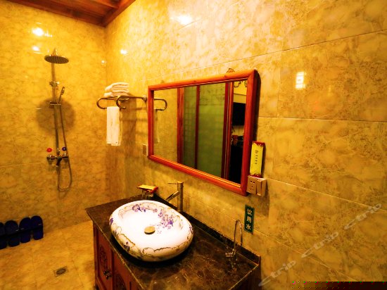 豪华窑洞土炕房